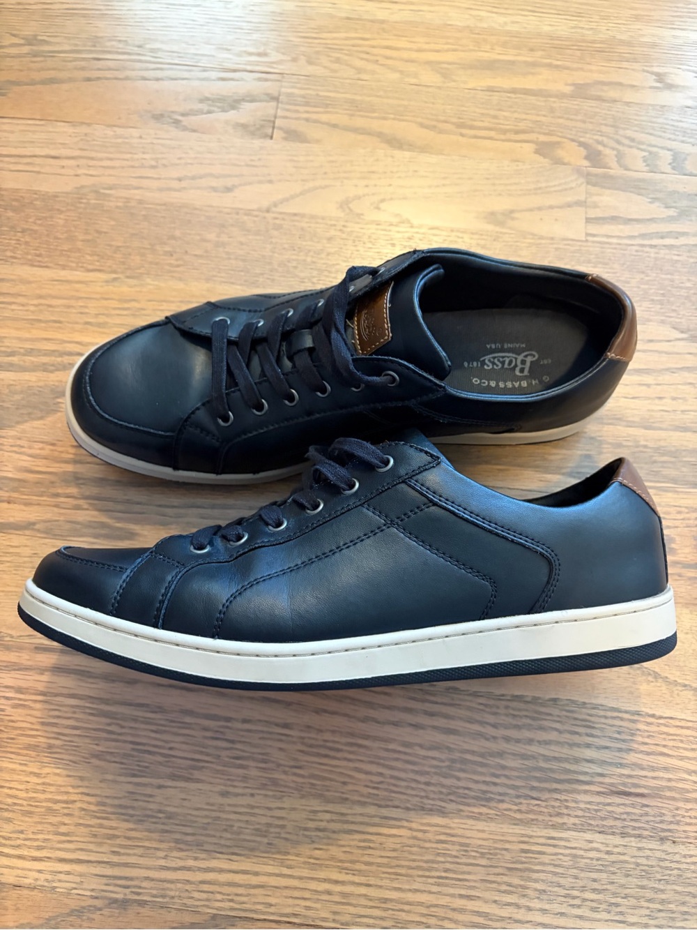 Bass Landon Black Leather Low-Top Sneakers